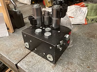 Hydraulic manifold - afbeelding 3 van  4