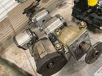 Hydraulic pump (6x) - afbeelding 1 van  4