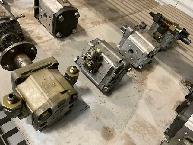 Hydraulic pump (6x) - afbeelding 4 van  4