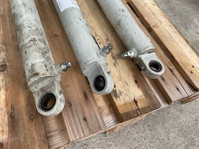 Hydrauliek cilinder (3x) - afbeelding 3 van  3