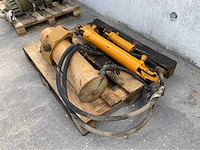 Hydrauliekcilinders (3x) - afbeelding 2 van  7