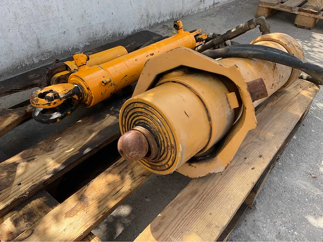 Hydrauliekcilinders (3x) - afbeelding 6 van  7