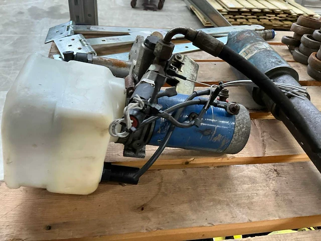 Hydrauliekpomp unit - afbeelding 4 van  4