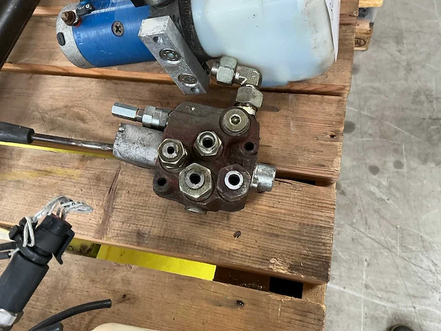 Hydrauliekpomp unit - afbeelding 2 van  6