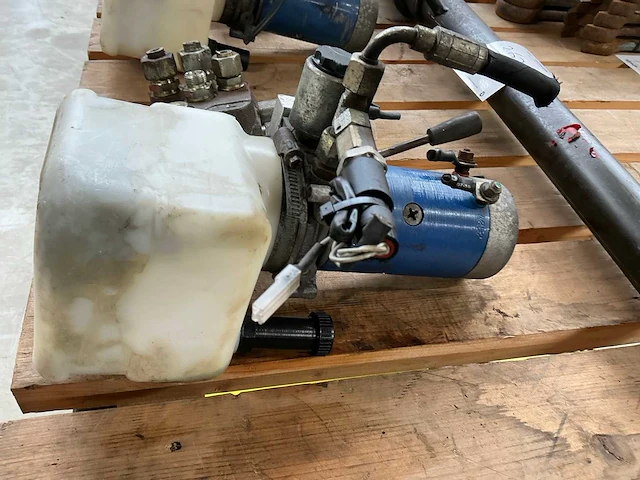 Hydrauliekpomp unit - afbeelding 4 van  6