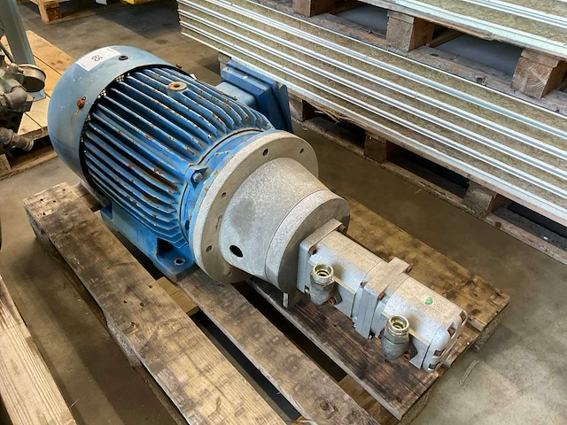 Hydrauliekpomp - afbeelding 1 van  4