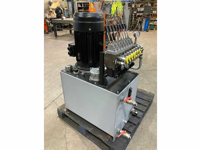 Hydraulisch aggregaat 15 kw - 2014 - afbeelding 1 van  12