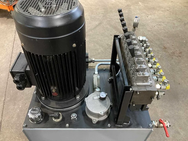 Hydraulisch aggregaat 15 kw - 2014 - afbeelding 6 van  12