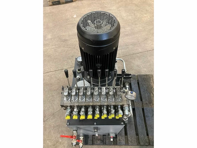 Hydraulisch aggregaat 15 kw - 2014 - afbeelding 8 van  12