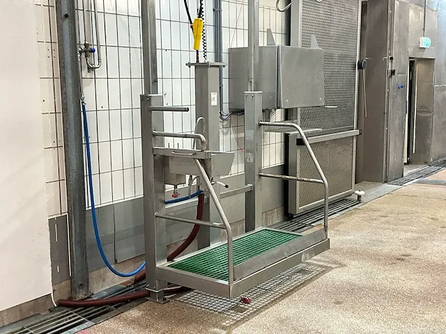 Hydraulisch in hoogte verstelbaar platform (c) - afbeelding 1 van  7