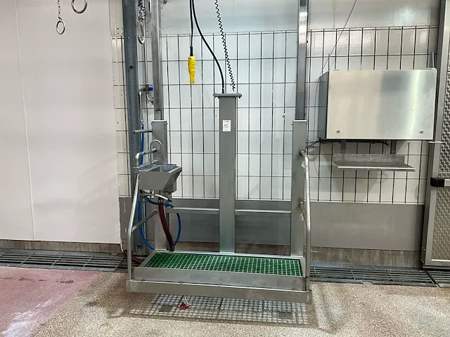 Hydraulisch in hoogte verstelbaar platform (c) - afbeelding 2 van  7