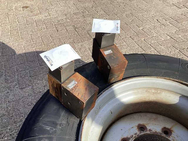 Hydraulisch ventiel blok (2x) - afbeelding 2 van  6