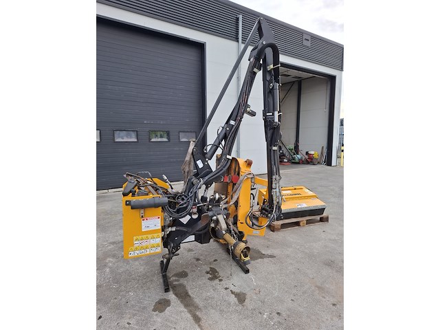 Hydraulische arm met cirkelmaaier en klepelmaaier, mc connel, rm 1250 , 2016 - afbeelding 12 van  26