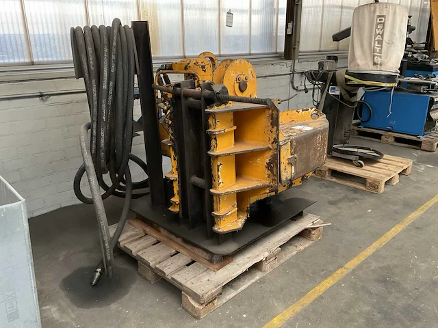 Hydraulische boorkop op statief - afbeelding 4 van  8