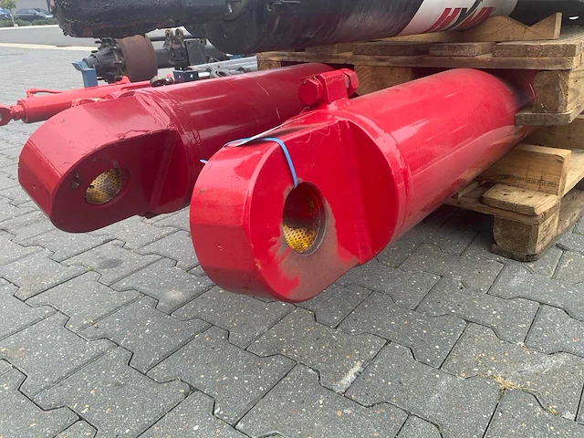 Hydraulische cilinder (2x) - afbeelding 1 van  7