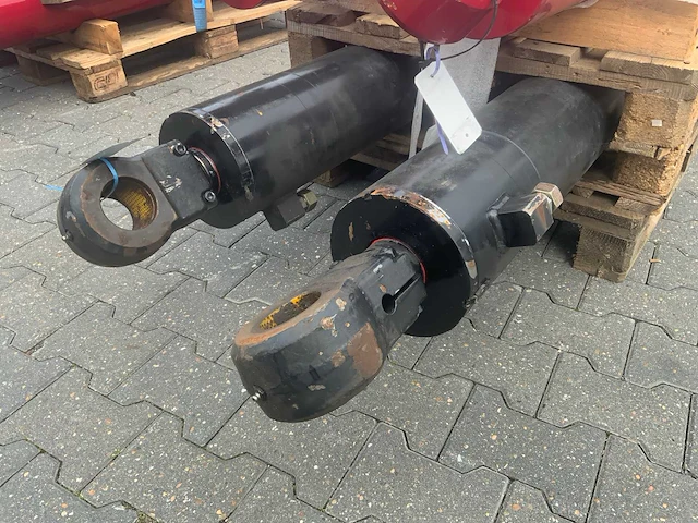 Hydraulische cilinder (2x) - afbeelding 1 van  7