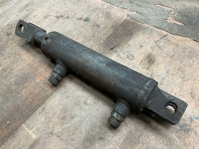 Hydraulische cilinder (4x) - afbeelding 1 van  4