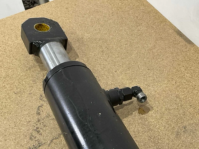 Hydraulische cilinder 88 cm - afbeelding 6 van  8