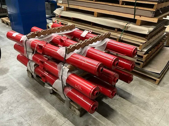 Hydraulische cilinders (9x) - afbeelding 1 van  6