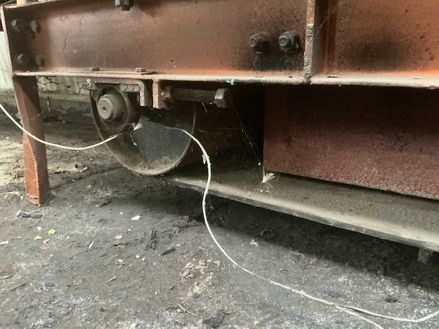 Hydraulische en magnetische transportband - afbeelding 4 van  16