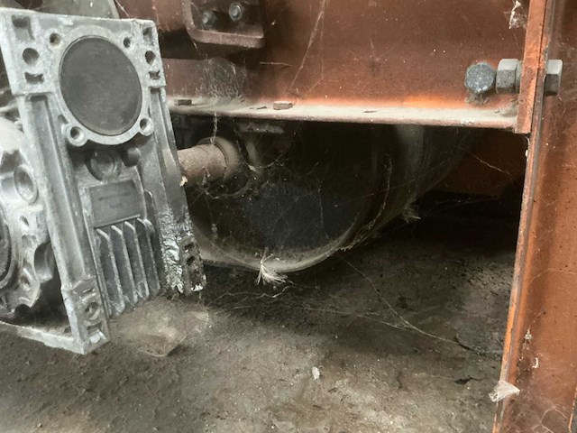 Hydraulische en magnetische transportband - afbeelding 5 van  16