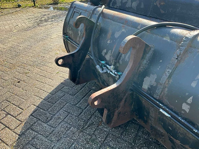 Hydraulische hoogkiepbak - afbeelding 6 van  15