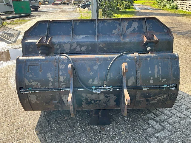 Hydraulische hoogkiepbak - afbeelding 12 van  15