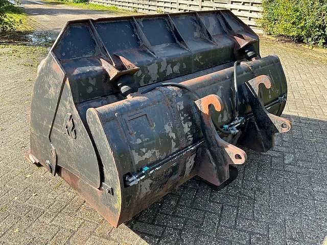 Hydraulische hoogkiepbak - afbeelding 13 van  15
