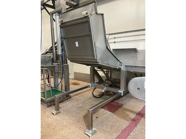 Hydraulische kantelbak voor maag/darmpakket (c) - afbeelding 2 van  5