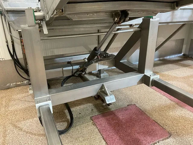 Hydraulische kantelbak voor maag/darmpakket (c) - afbeelding 3 van  5