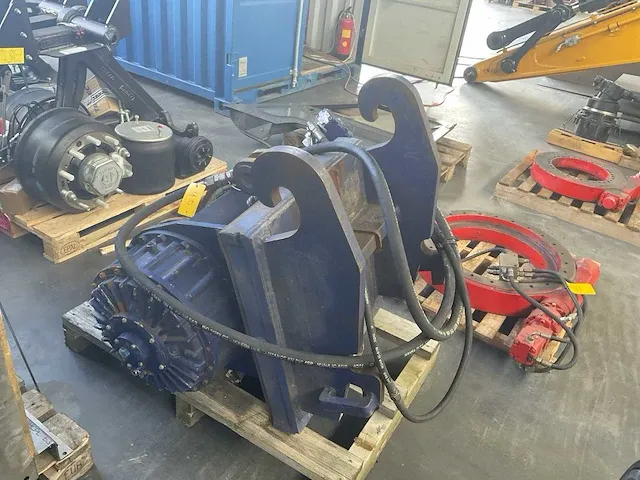 Hydraulische lier cw 30 graafbak - afbeelding 1 van  4