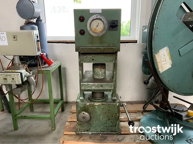 Hydraulische pers - 40t. - afbeelding 1 van  5