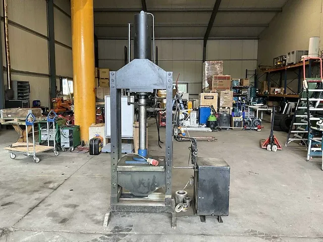 Hydraulische pers 75 ton - afbeelding 1 van  13