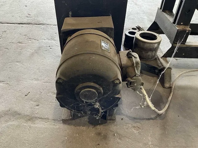 Hydraulische pers 75 ton - afbeelding 10 van  13