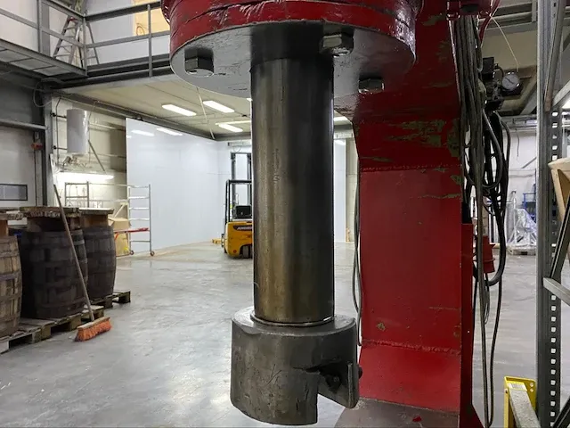 Hydraulische pers - afbeelding 8 van  12