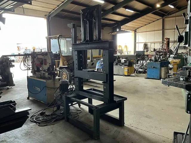 Hydraulische pers - afbeelding 3 van  9