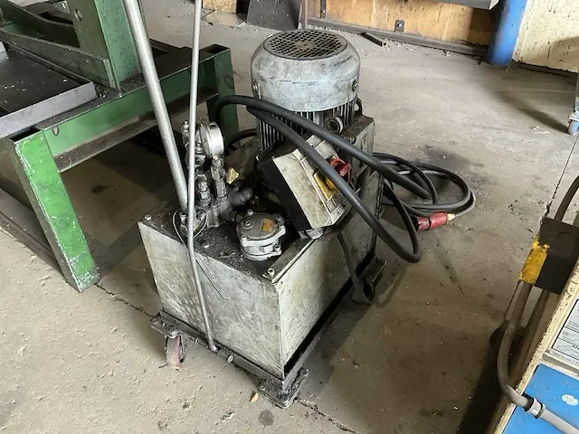 Hydraulische pers - afbeelding 7 van  9