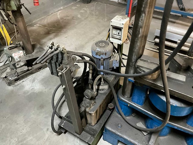 Hydraulische pers - afbeelding 7 van  11
