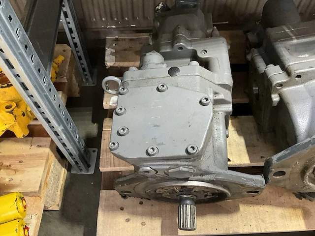 Hydraulische pomp (4x) - afbeelding 3 van  10