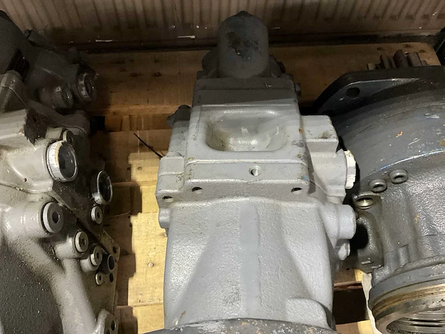 Hydraulische pomp (4x) - afbeelding 7 van  10