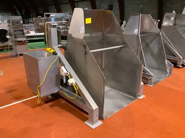 Hydraulische rvs bakken kantelaar - afbeelding 2 van  5