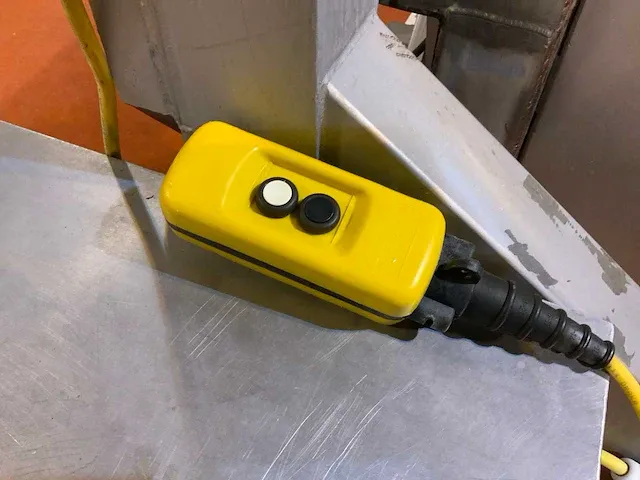 Hydraulische rvs bakken kantelaar - afbeelding 5 van  5