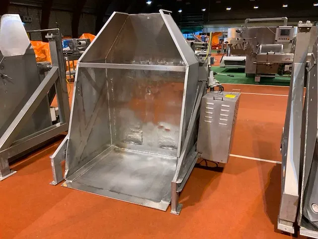 Hydraulische rvs bakken kantelaar - afbeelding 1 van  6