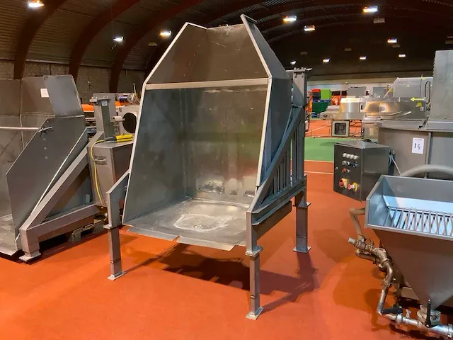 Hydraulische rvs bakken kantelaar - afbeelding 1 van  6