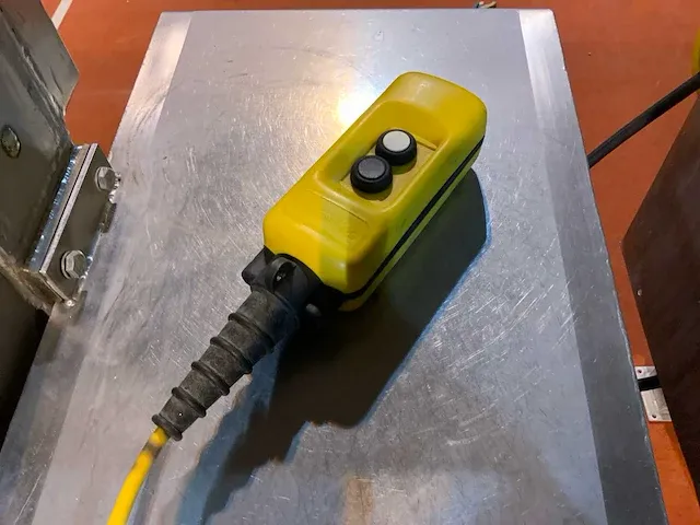 Hydraulische rvs bakken kantelaar - afbeelding 6 van  6