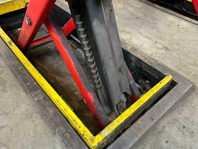 Hydraulische schaarhefbrug - afbeelding 10 van  11