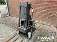 Hydraulische slangen krimpmachine