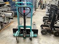 Hydraulische stapelaar - afbeelding 2 van  5