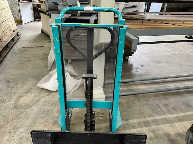 Hydraulische stapelaar - afbeelding 4 van  5