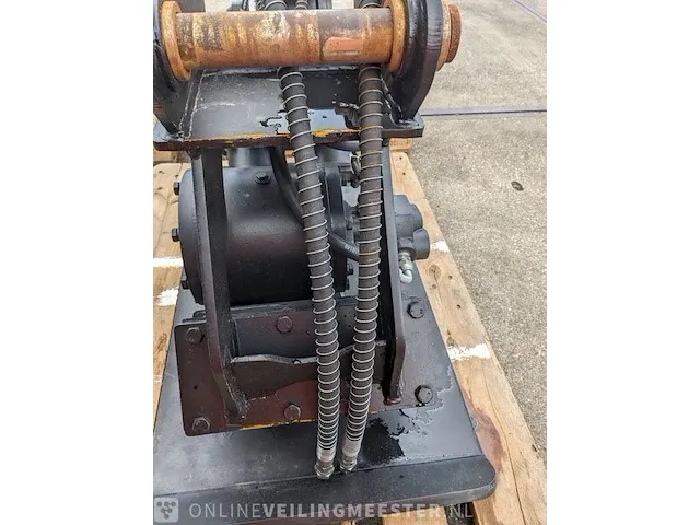 Hydraulische trilblok blk 04, zwart, bouwjaar 2023 - afbeelding 9 van  10